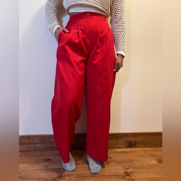 Classy red pants - Picture 1 of 2